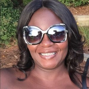 Meet your Posher, Deborah